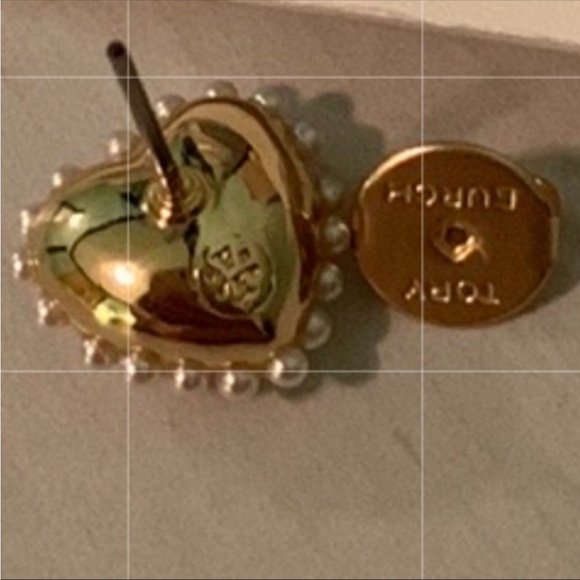 Tory Burch Ivory pearl beads small heart  logo stud earrings - Picture 4 of 6